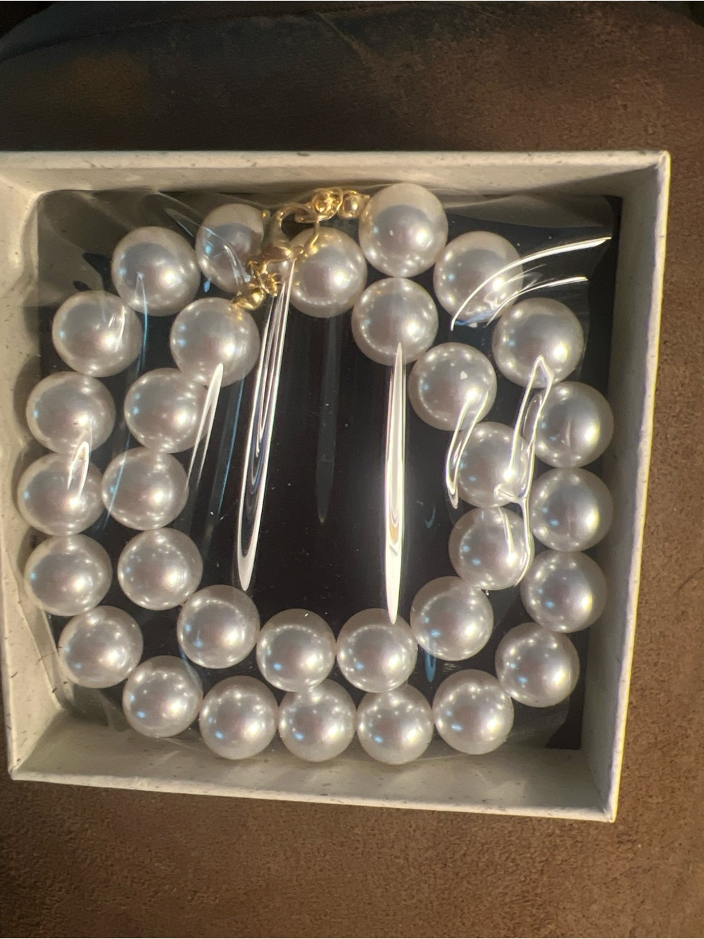 Classic Synthetic White Pearl Necklace with Gold Clasp